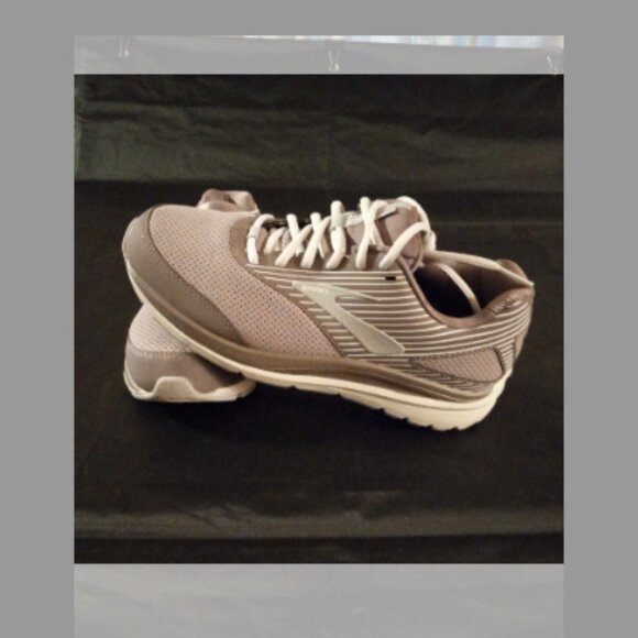 BROOKS Addiction Walker Suede Shoes - Picture 6 of 10